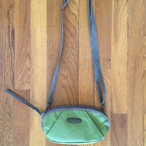 Keen Convertible Zip Wallet